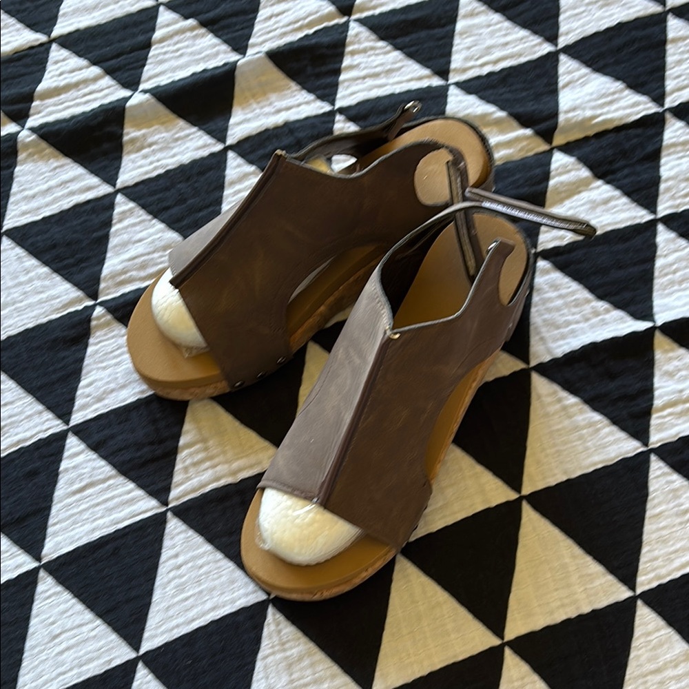 Brown faux leather heeled sandals